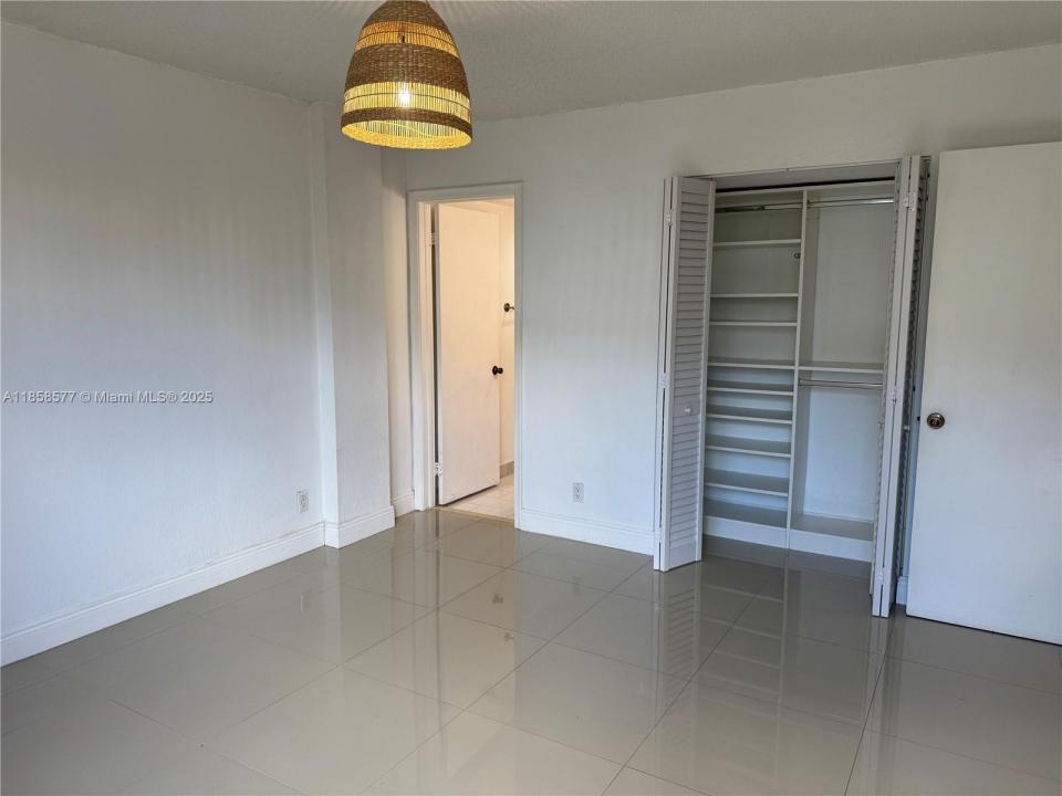 9143 SW 77th Ave B208, Miami, Florida 33156