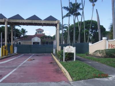 420 SW 83rd Way 106, Pembroke Pines, Florida 33025, USA