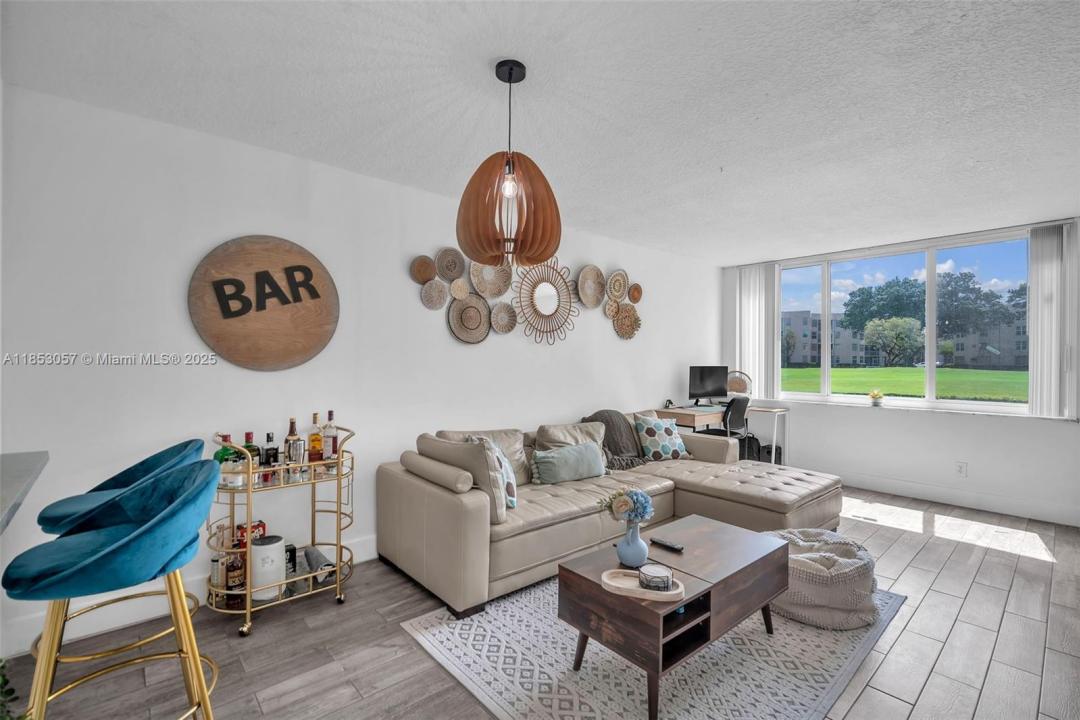 9431 Live Oak Pl 108, Davie, Flórida 33324, Estados Unidos