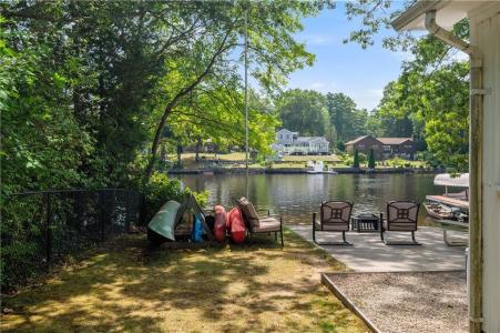 187 Lakehurst Drive, Coventry, Rhode Island 02816