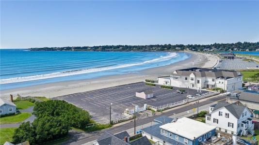 11 Crescent Road 2, Middletown, RI 02842, USA