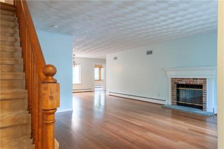 63 Governors Hill Drive 63, West Warwick, ロードアイランド 02893, アメリカ合衆国