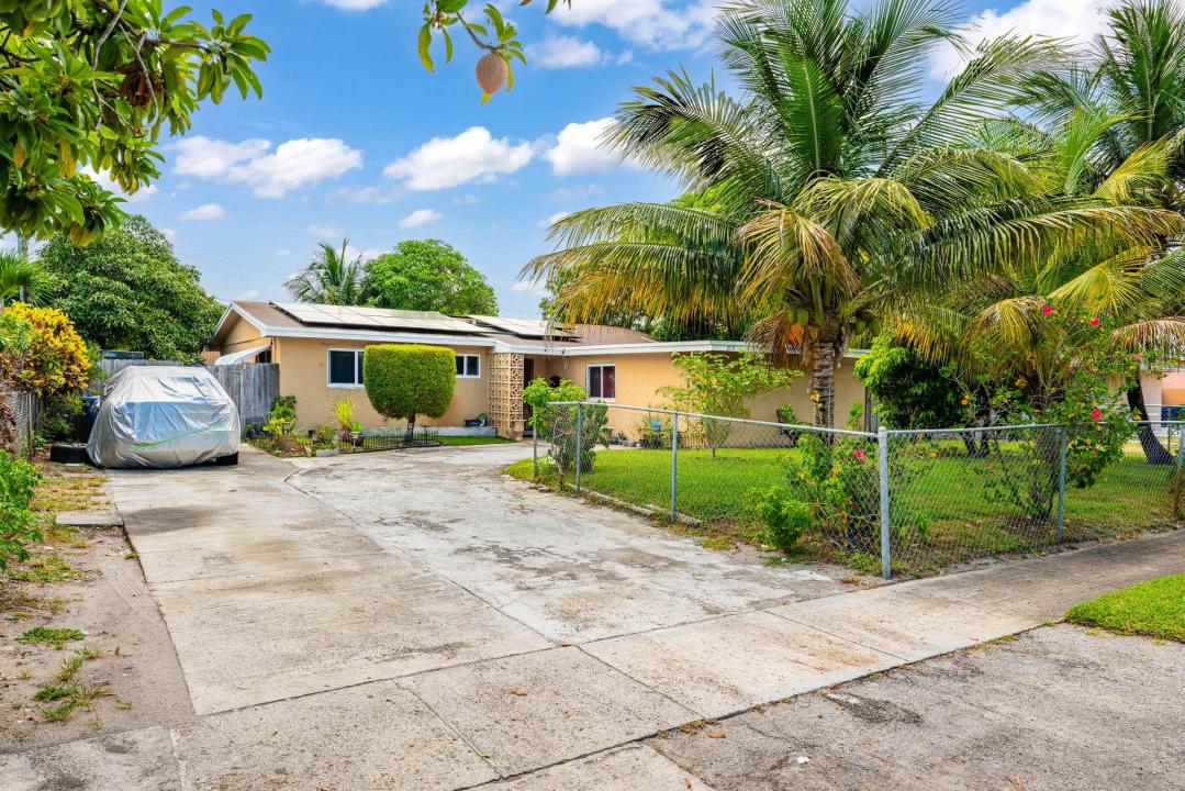 2651 NW 42nd Avenue, Lauderhill, Florida 33313