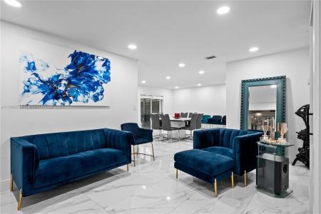 19931 NW 82nd Ct, Hialeah, Florida 33015, USA