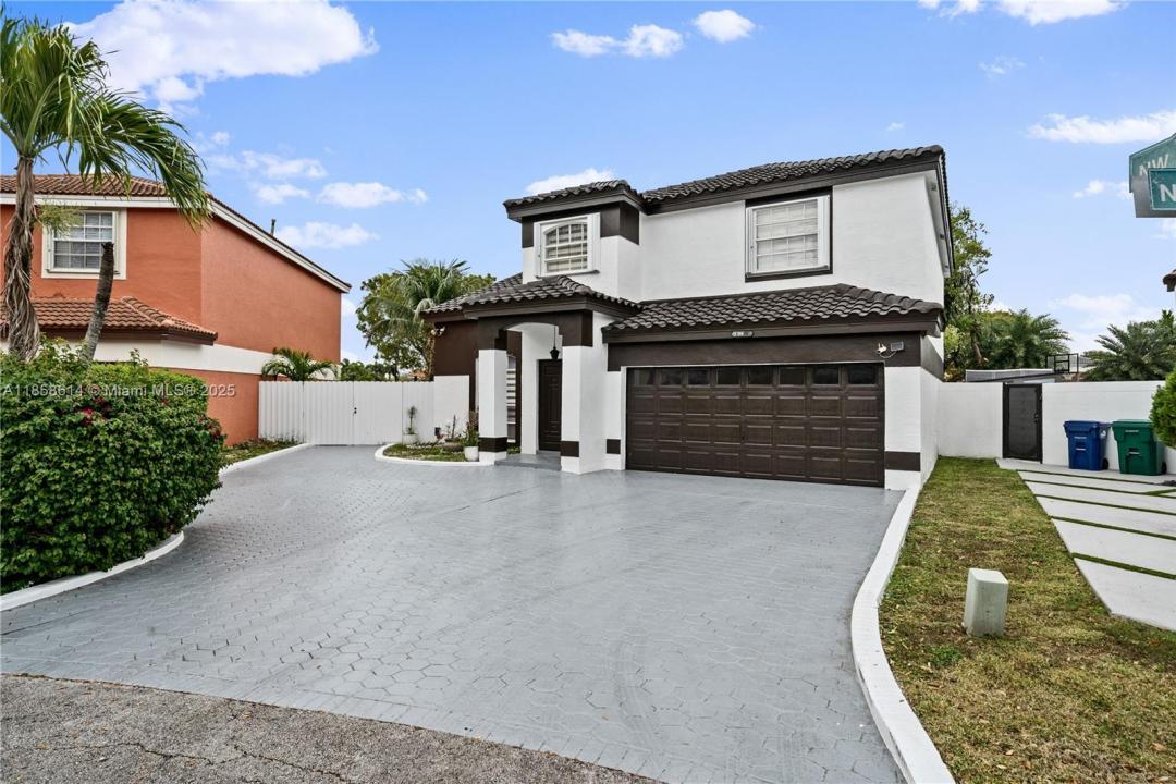 19931 NW 82nd Ct, Hialeah, Florida 33015