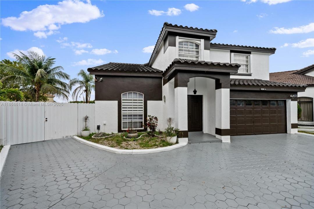 19931 NW 82nd Ct, Hialeah, Florida 33015