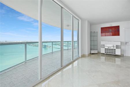 1800 N Bayshore Dr 3501, Miami, Florida 33132, USA