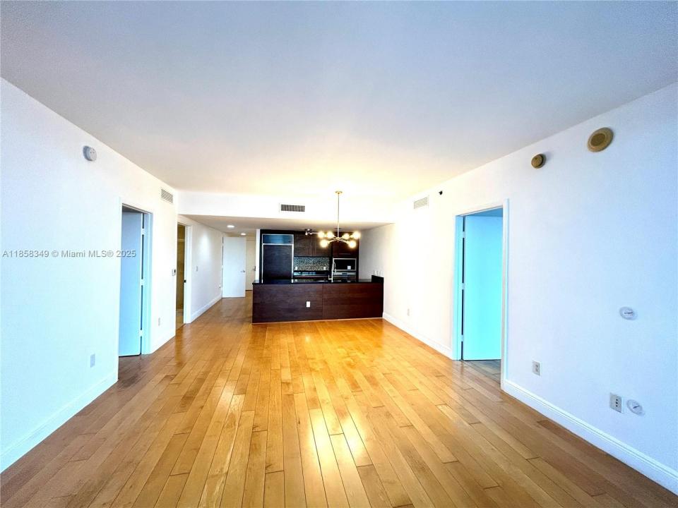 475 BRICKELL AV 3107, Miami, Florida 33131, USA