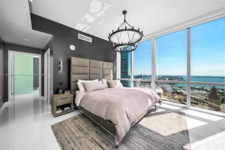 851 NE 1st Ave 3011, Miami, Florida 33132, USA