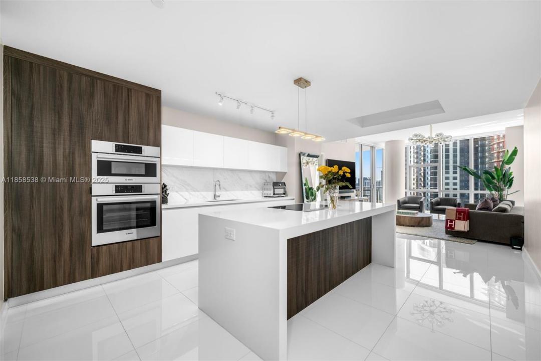 851 NE 1st Ave 3011, Miami, Florida 33132