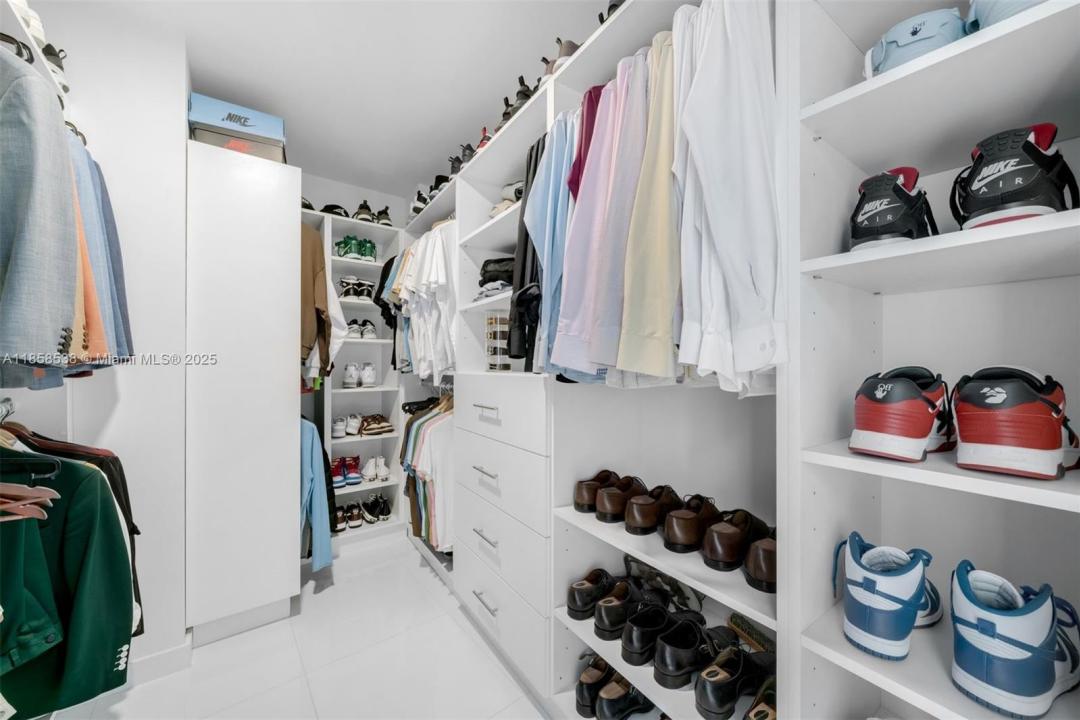 851 NE 1st Ave 3011, Miami, Florida 33132