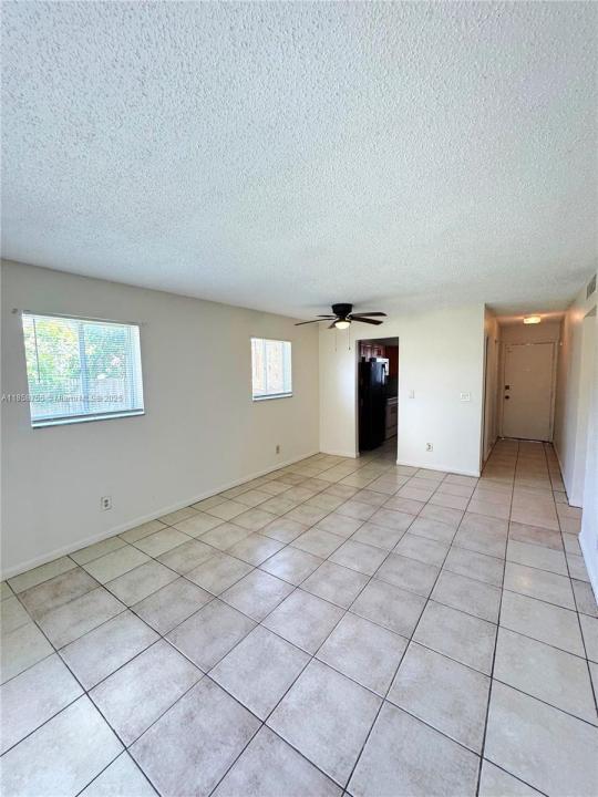 933 W Kalmia Dr 4B, Lake Park, 佛罗里达州 33403, 美国