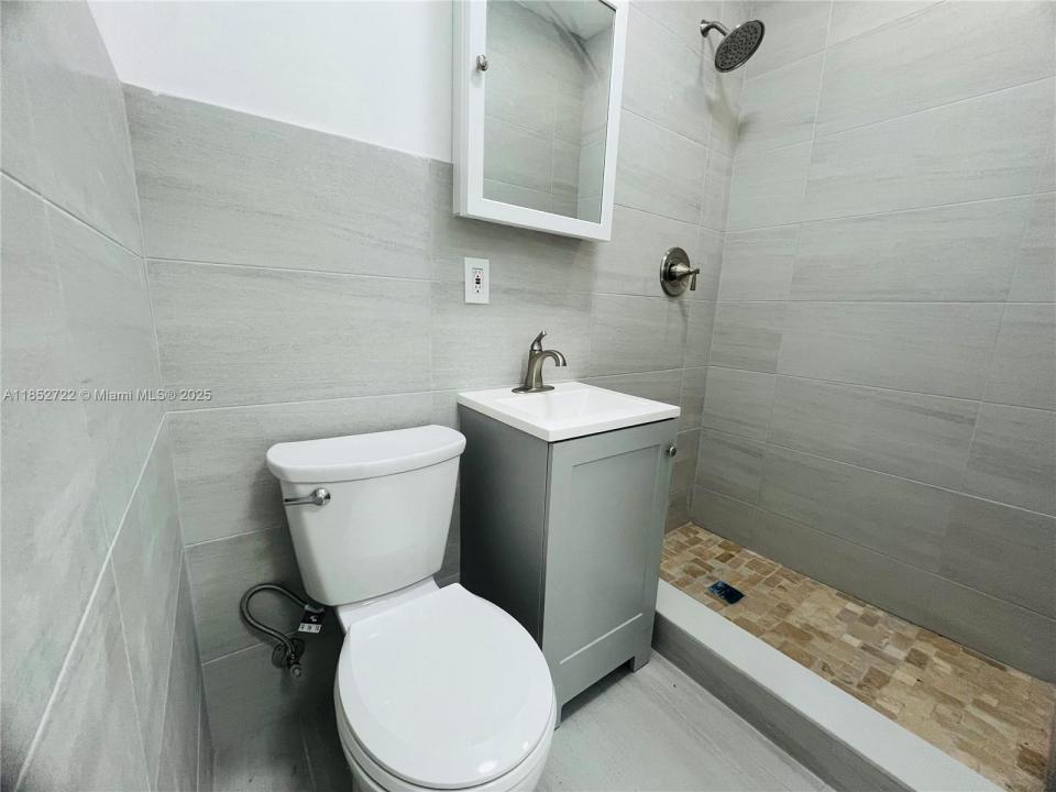 13390 NE 6th Ave 1, North Miami, Florida 33161