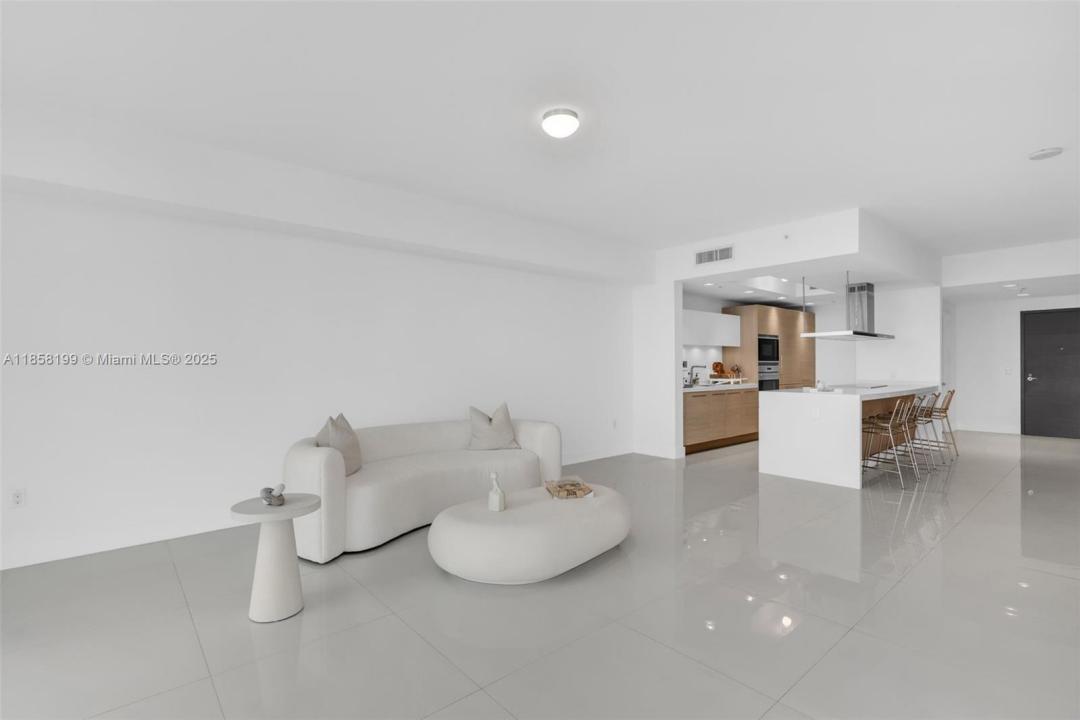 17111 BISCAYNE BL 506-S, North Miami Beach, 佛罗里达州 33160, 美国