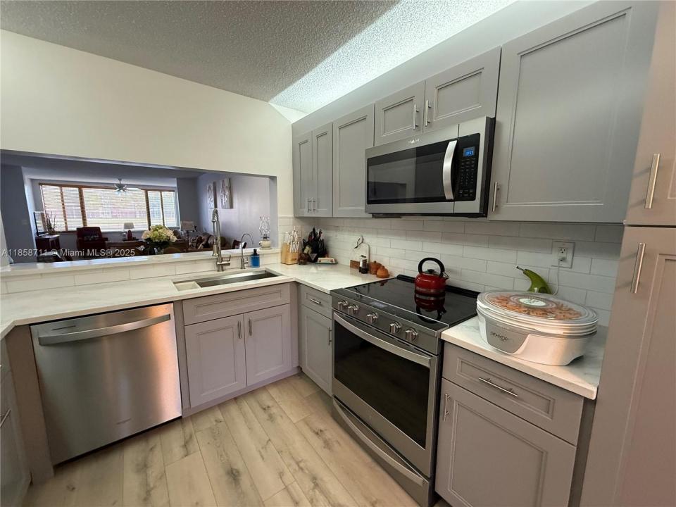 10706 W Clairmont Cir 110, Tamarac, פלורידה 33321, ארצות הברית של אמריקה