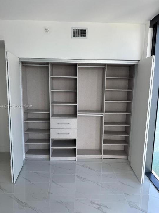 700 NE 24th St 1105, Miami, 佛罗里达州 33137, 美国