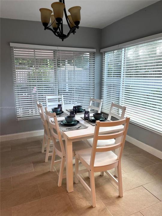 670 NE 57th Ct, Oakland Park, Flórida 33334, Estados Unidos