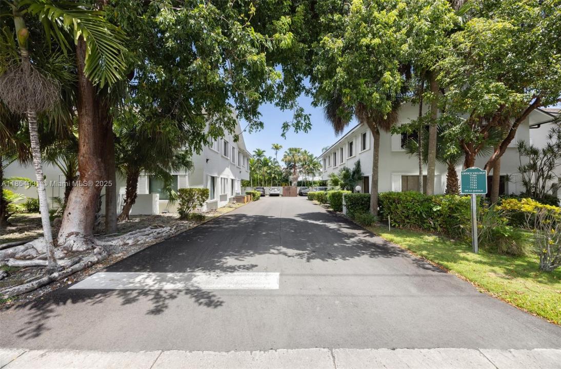 7731 SW 62nd Ave 201, South Miami, Florida 33143