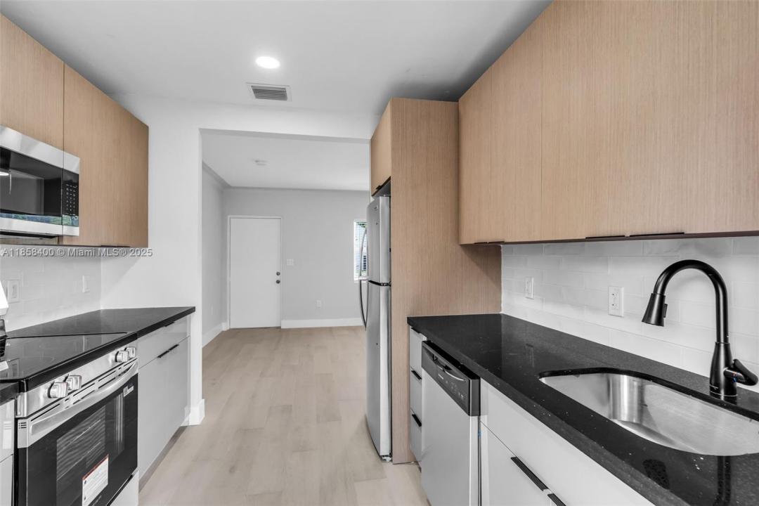 351 NE 82nd St 1, Miami, Florida 33138, Estados Unidos