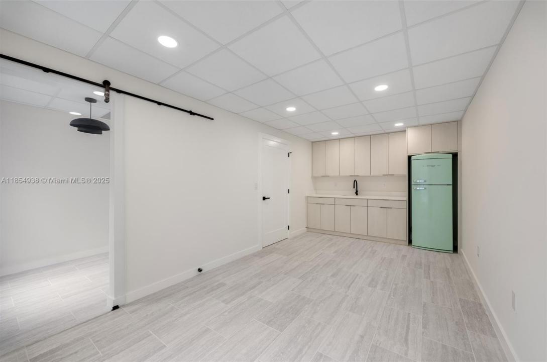 7731 SW 62nd Ave 202, South Miami, Florida 33143