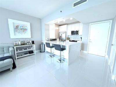951 Brickell Ave 3402, Miami, Florida 33131, USA