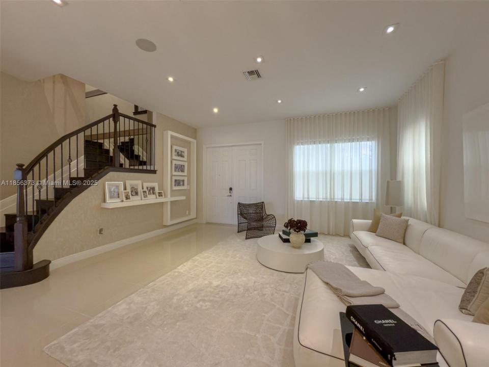 9709 Blue Isle Bay, Parkland, Florida 33076