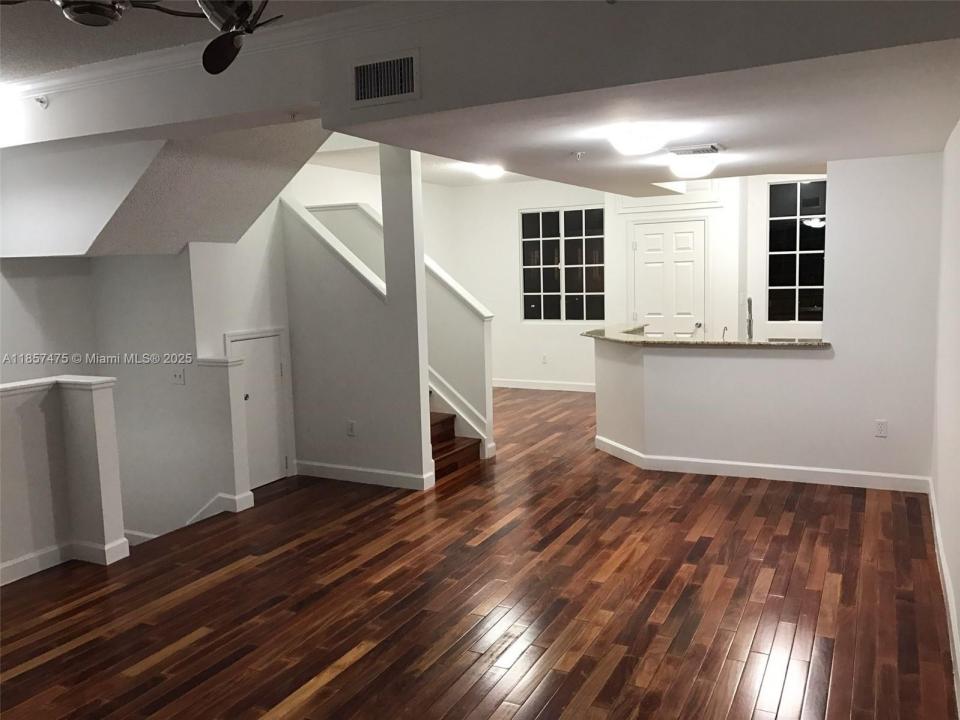 2821 NE 185th St 408, Aventura, Florida 33180, USA
