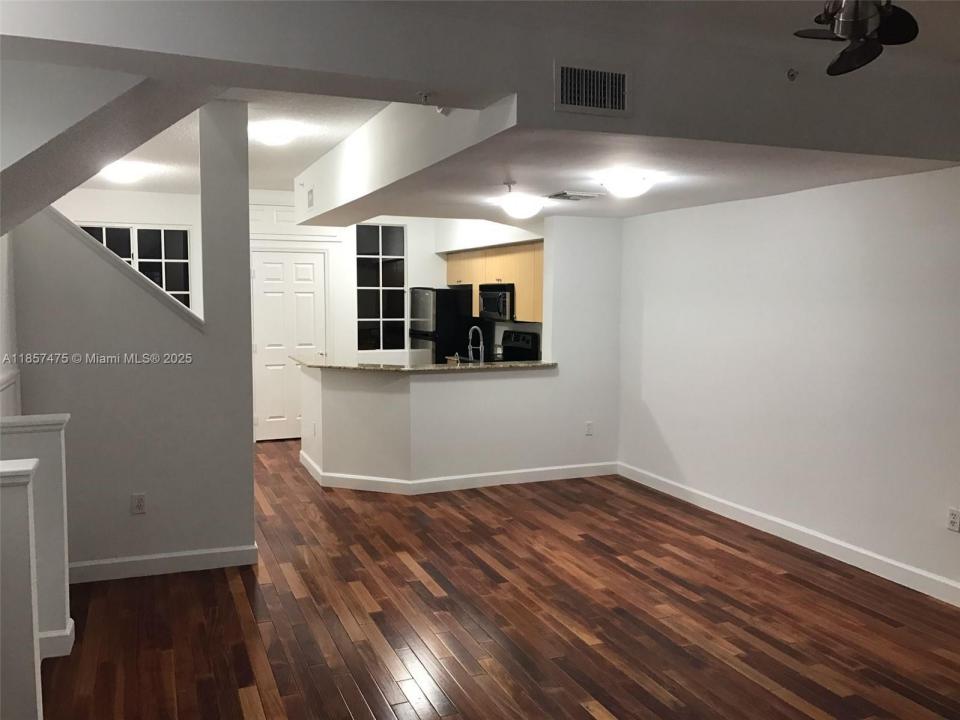 2821 NE 185th St 408, Aventura, Florida 33180, USA