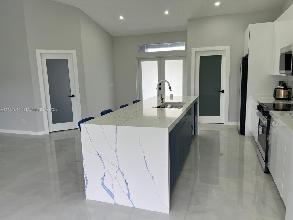 2214 NW 1 Ter, Cape Coral, Florida 33993