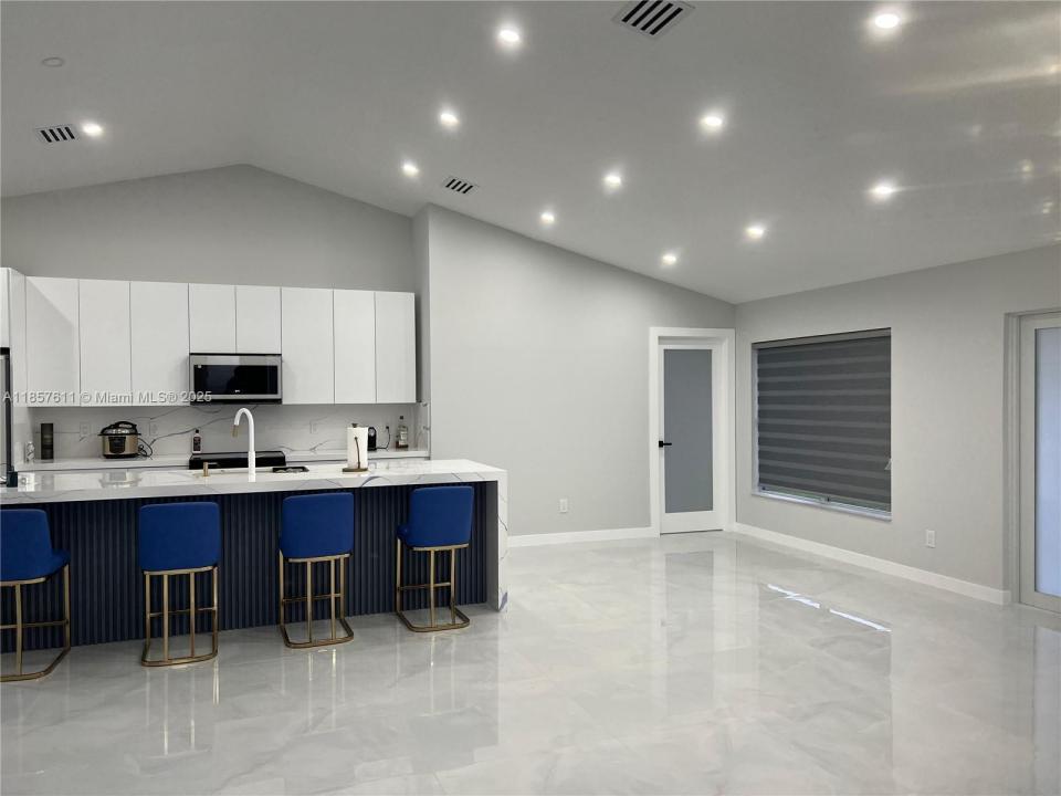 2214 NW 1 Ter, Cape Coral, Florida 33993
