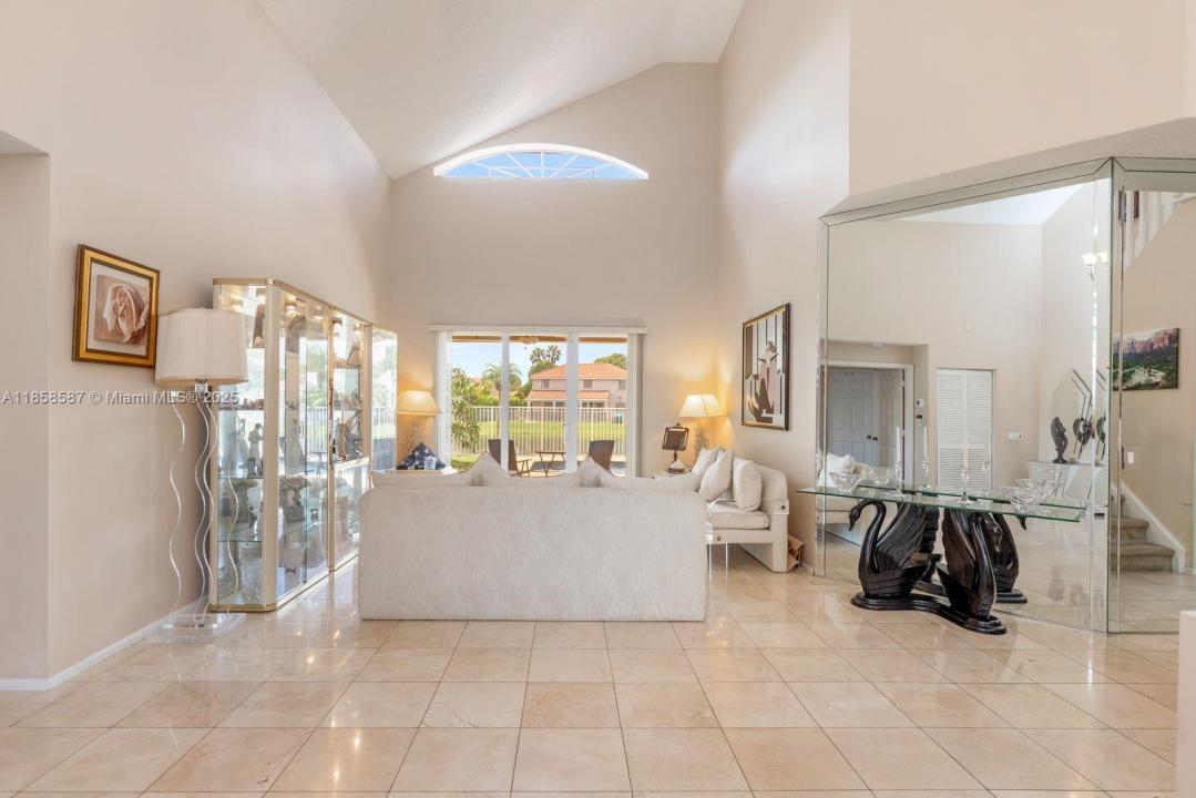 720 Verona Lake Dr, Weston, פלורידה 33326, ארצות הברית של אמריקה