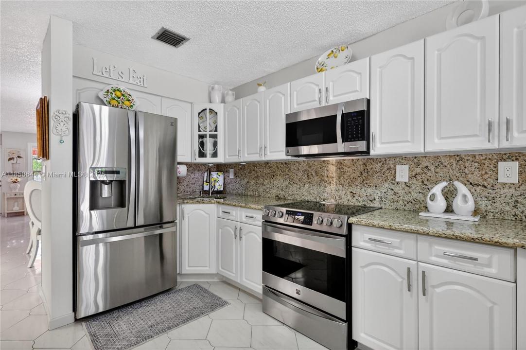 6570 W 2nd Ct 19C, Hialeah, Florida 33012, Amerika Birleşik Devletleri