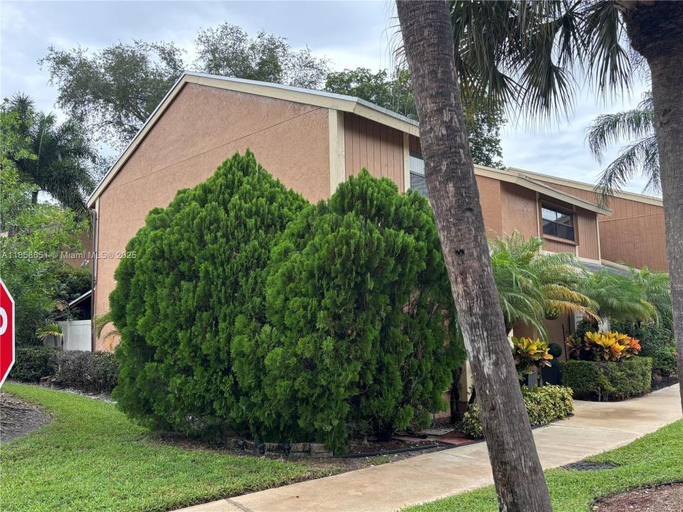 2201 NW 45th Ave, Coconut Creek, Florida 33066