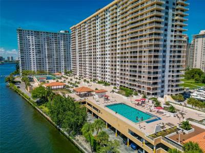 290 174th St 1914, Sunny Isles Beach, Florida 33160, USA