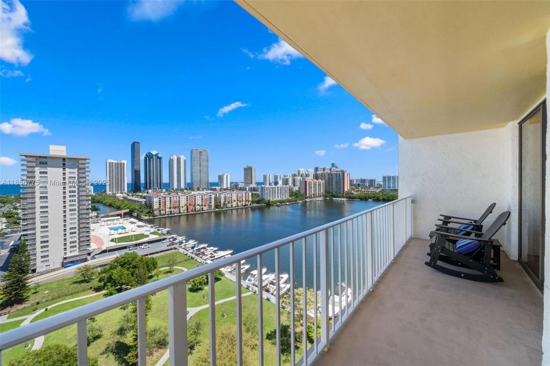 290 174th St 1914, Sunny Isles Beach, Florida 33160, USA