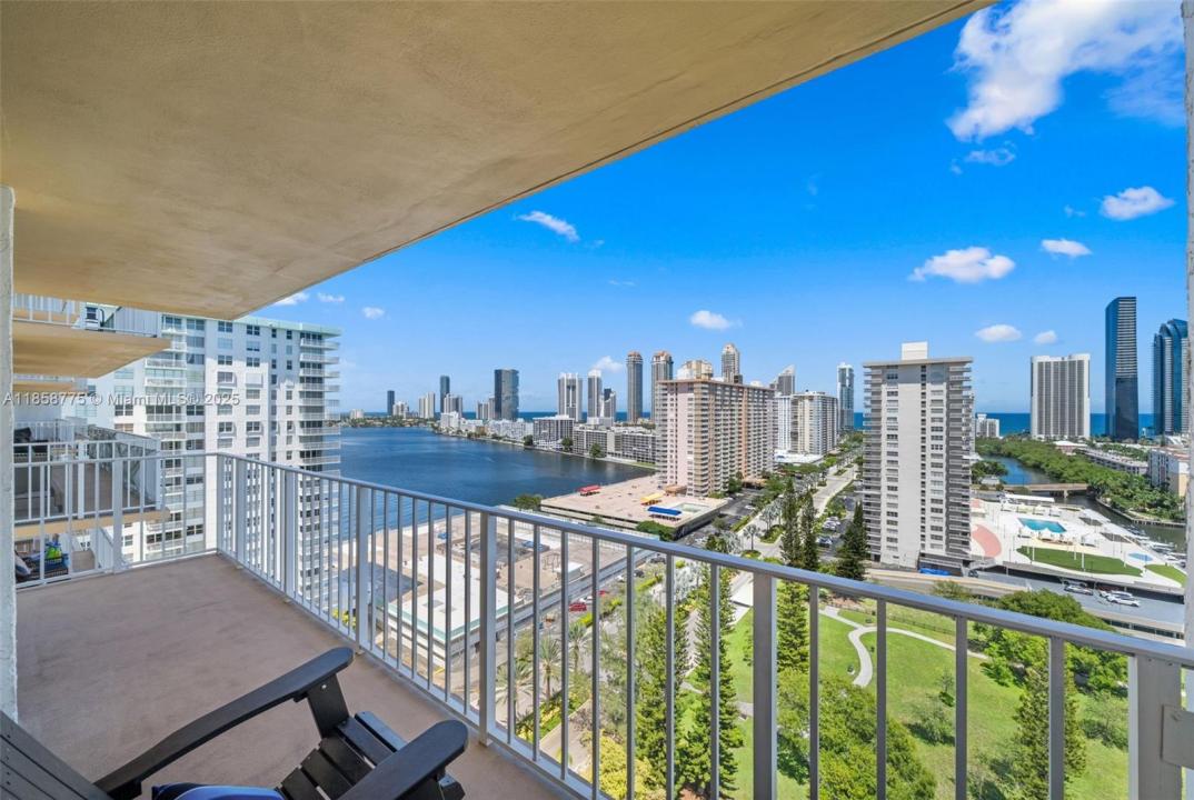 290 174th St 1914, Sunny Isles Beach, Florida 33160, USA