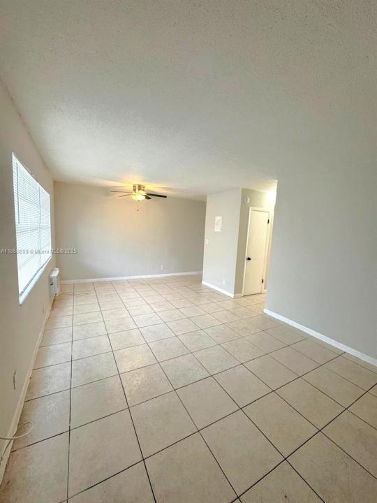 325 NW 15th St 8, Pompano Beach, Florida 33060, USA