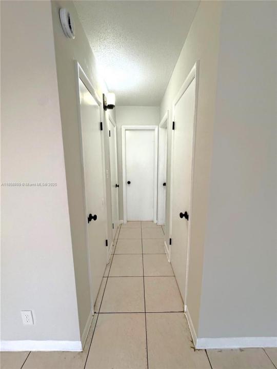 325 NW 15th St 8, Pompano Beach, Florida 33060, USA