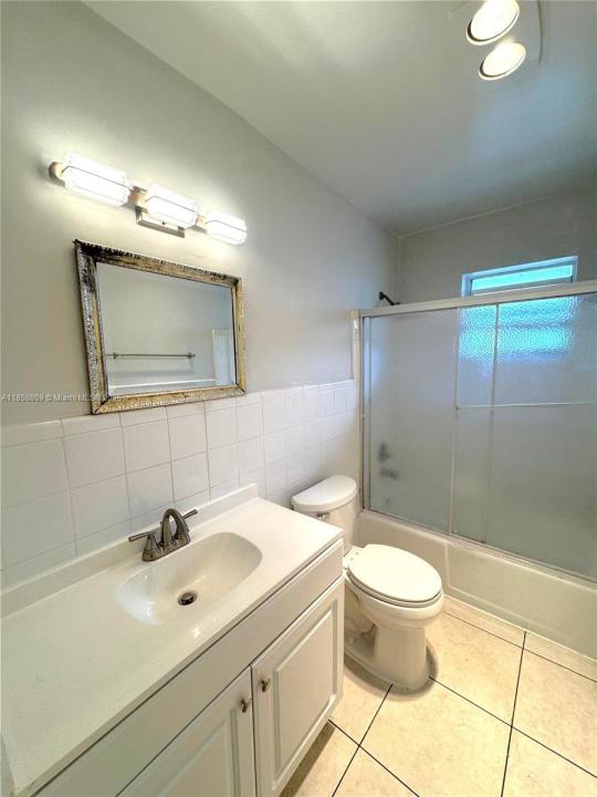 325 NW 15th St 8, Pompano Beach, Florida 33060, USA