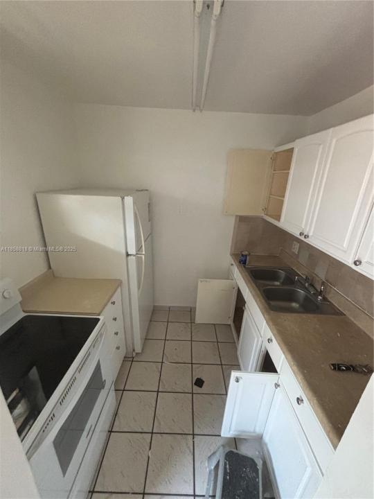 7841 Johnson St 204, Pembroke Pines, Florida 33024, USA