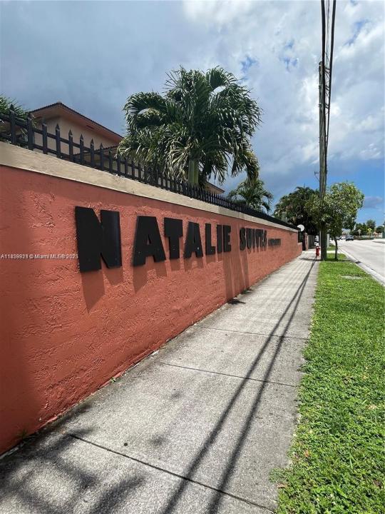 2319 W 60th St D106, Hialeah, Flórida 33016, Estados Unidos
