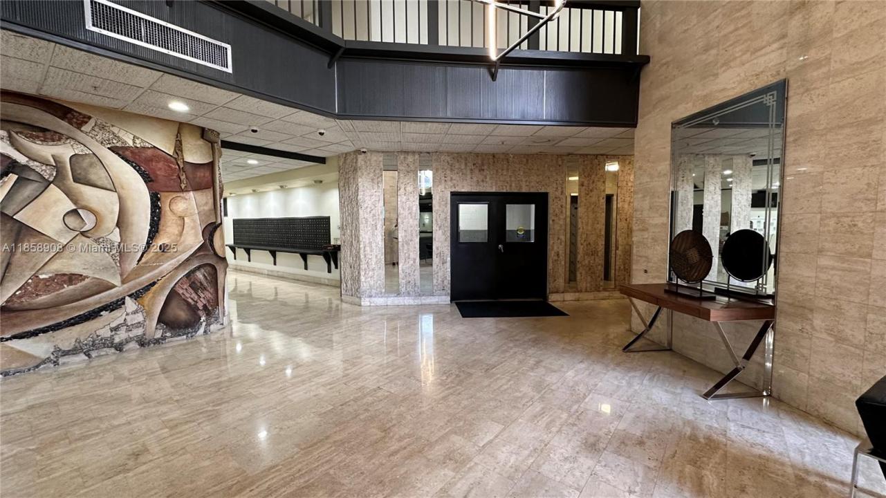2750 NE 183rd St 201, Aventura, 佛罗里达州 33160, 美国