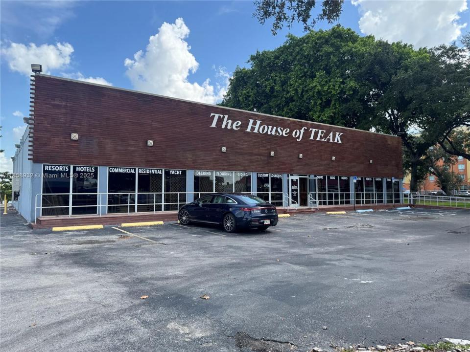 1920-1936 Stirling Rd, Dania Beach, فلوريدا 33004, الولايات المتحدة