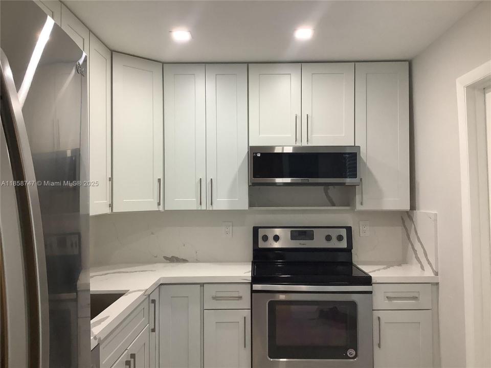 4401 NW 41st St 109, Lauderdale Lakes, Флорида 33319, Соединенные Штаты