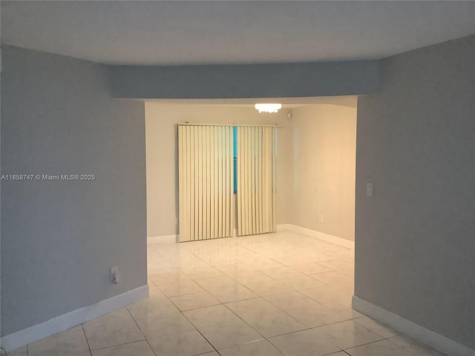 4401 NW 41st St 109, Lauderdale Lakes, Флорида 33319, Соединенные Штаты