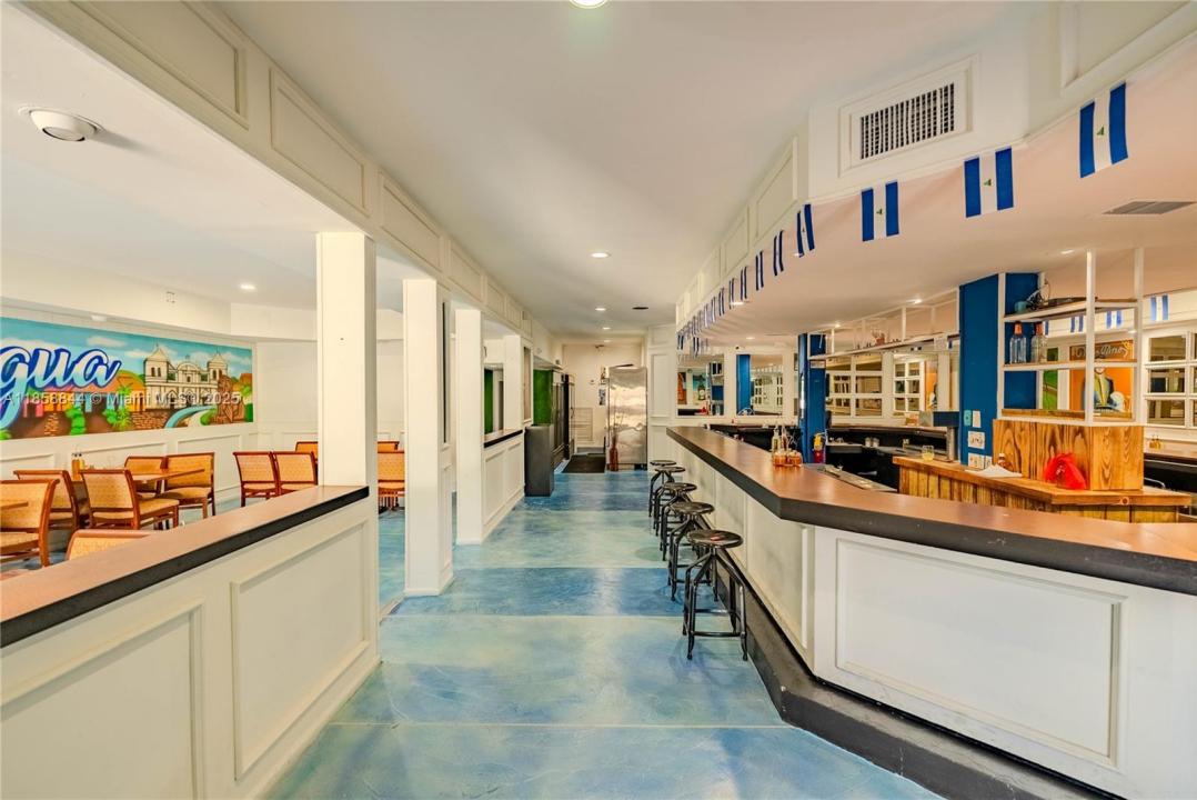 365 N Royal Poinciana Blvd, Miami Springs, فلوريدا 33166, الولايات المتحدة