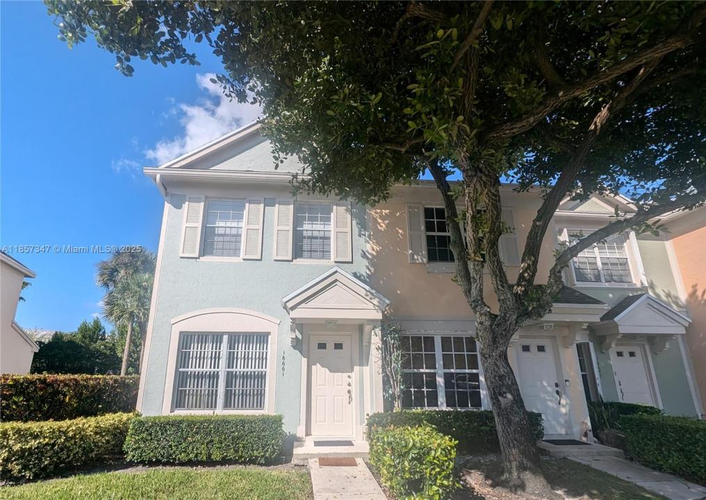 16661 Hemingway Dr 16661, Weston, Florida 33326