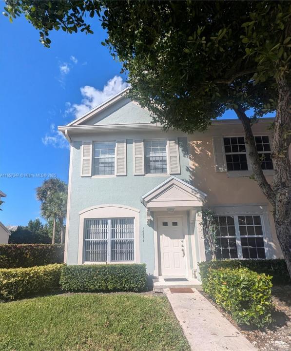 16661 Hemingway Dr 16661, Weston, Florida 33326