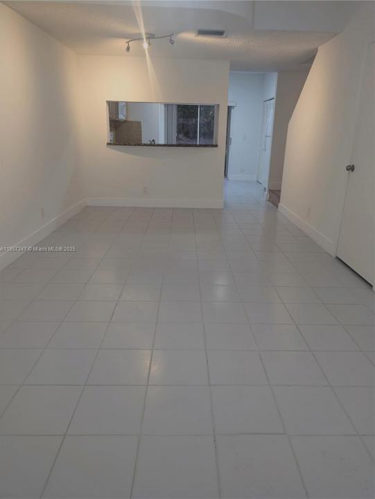 16661 Hemingway Dr 16661, Weston, Florida 33326