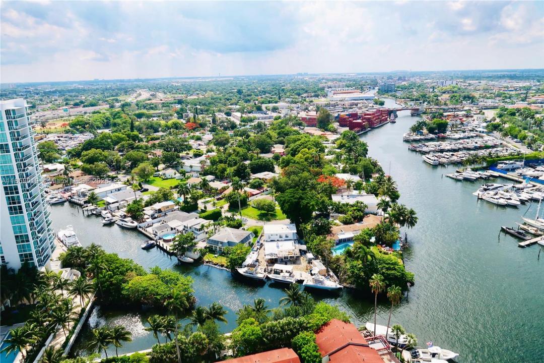 1861 NW S River Dr 1505, Miami, フロリダ 33125, アメリカ合衆国